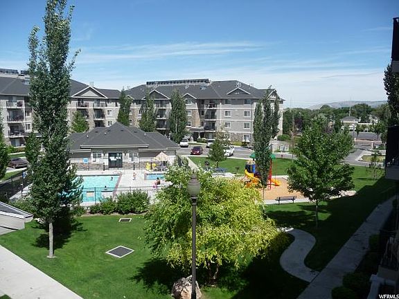 3rd image of 1230 E Privet Dr Unit 4-320