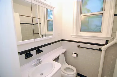 Rented by R New York