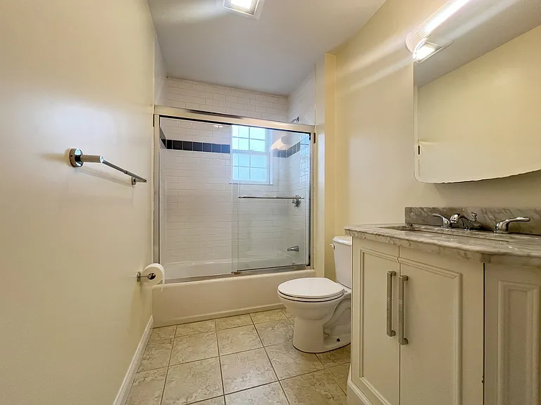 18 Needham St #105 — Photo 11