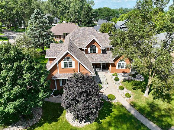 4th image of 445 N Royal Troon Dr