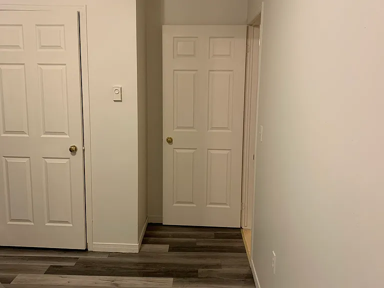 303 Killaly St W — Photo 36