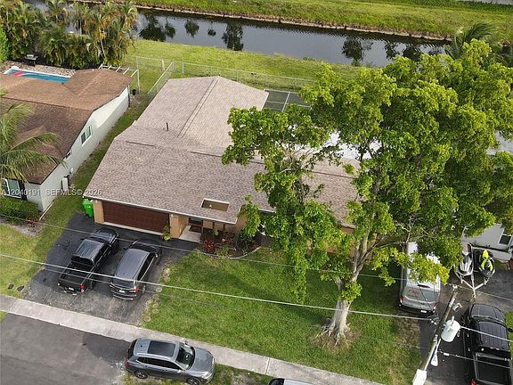 3rd image of 8330 NW 20th Ct