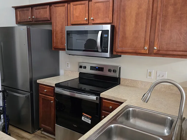 Spacious with Brand New Energy efficient appliances