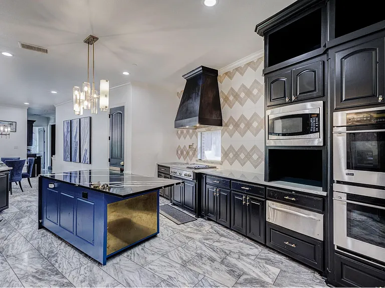 2871 Creekwood Ln — Photo 10