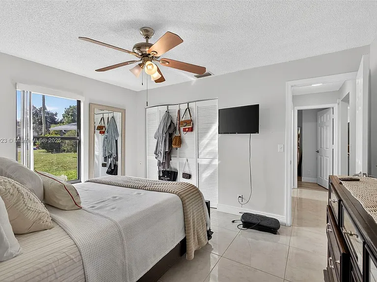 100 Miramar Ave — Photo 27