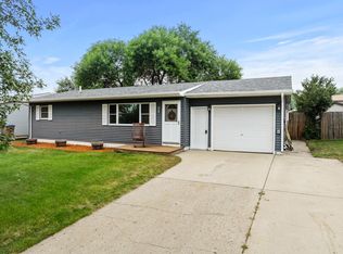924 24th Ave NW, Minot, ND 58703