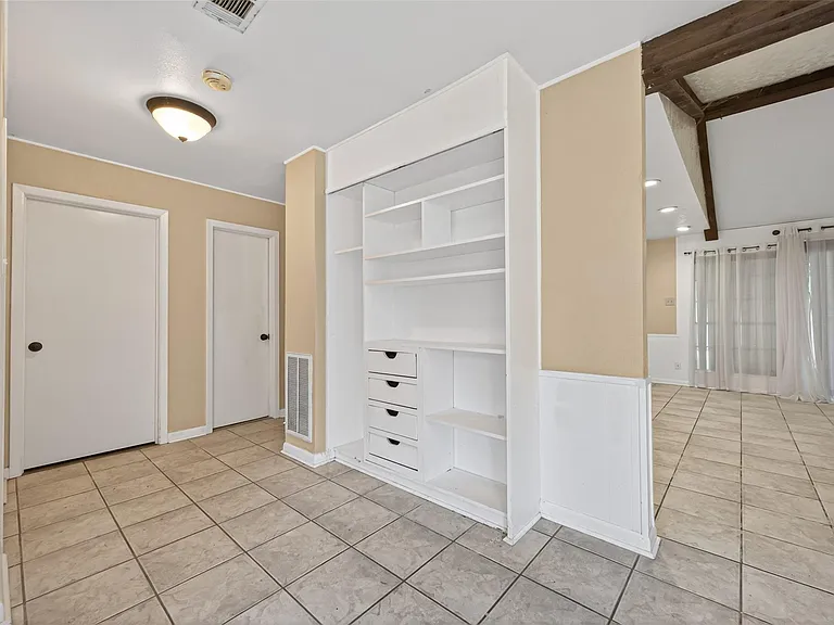 1701 Mistletoe Ln — Photo 14