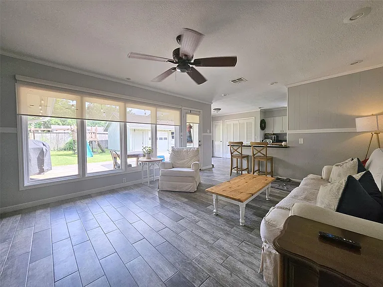 5019 Yarwell Dr — Photo 4
