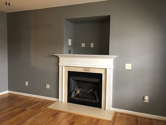 3rd image of 605 Calavaras Ln