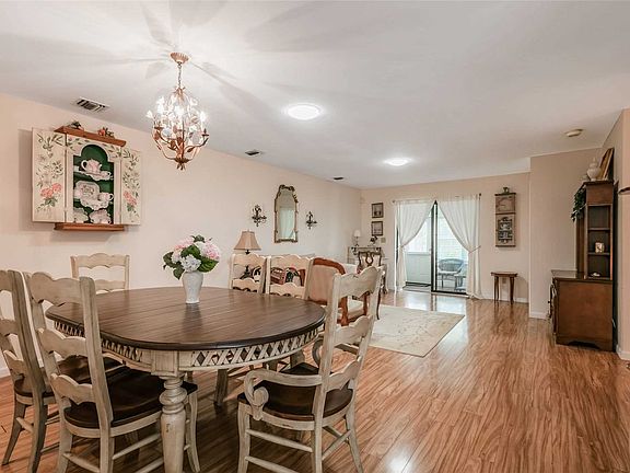 5th image of 173 Knolls Dr