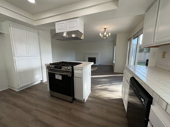 4th image of 27712 Rainier Rd