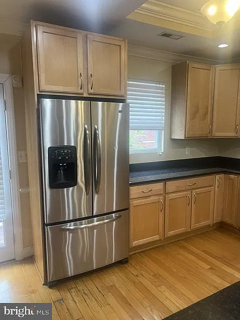 4 bed, 3.5 bath, 1590 sqft, $5,200 — Photo 4