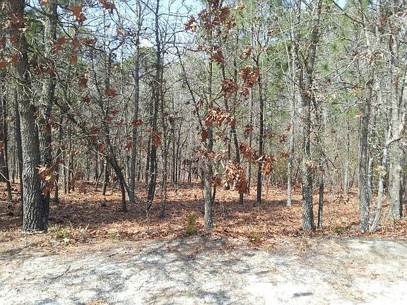 3rd image of 6 Oak Hill Dr