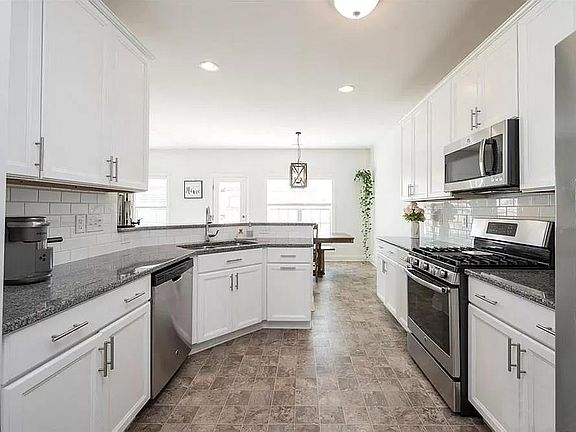Spacious Kitchen with new refrigerator