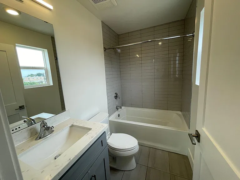 14116 Erwin St #1 — Photo 10