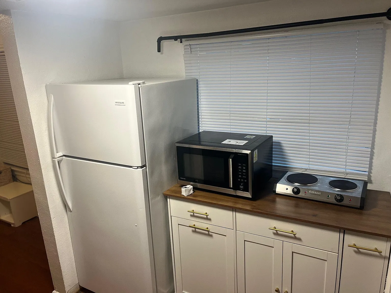 3 bed, 1.0 bath, 800 sqft, $1,950 — Photo 4