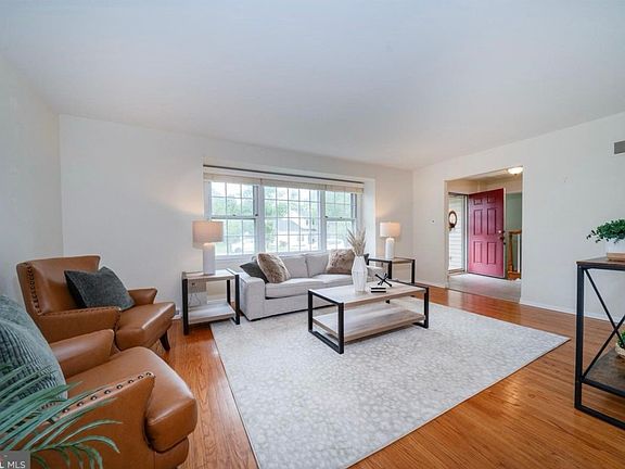 3rd image of 716 Fiske Ln