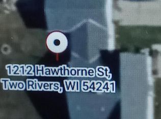1212 Hawthorne St, Two Rivers, WI 54241