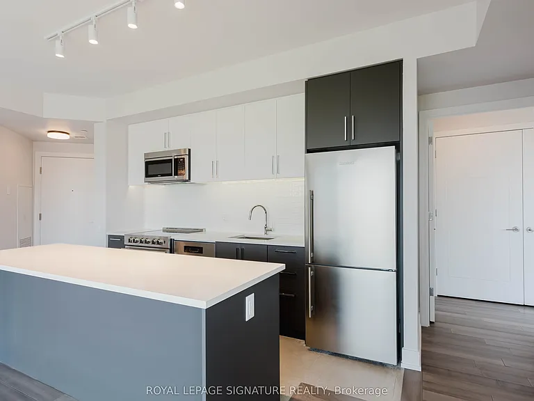 2525 Bathurst St #607 — Photo 11