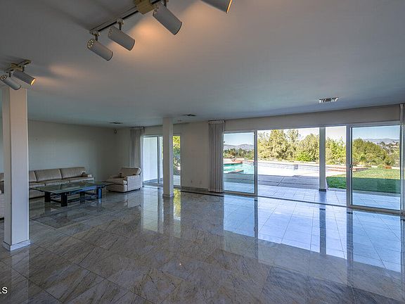 5th image of 18771 Pasadero Dr