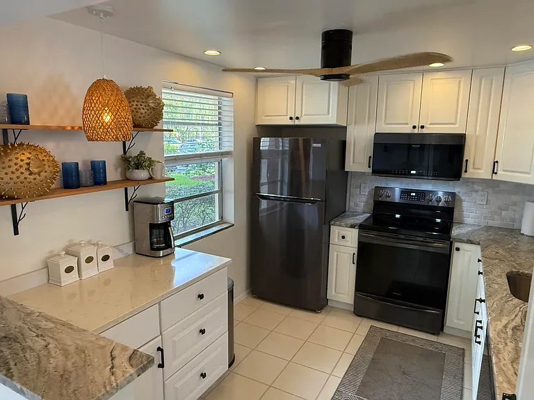 111 SE 3rd Ave #108 — Photo 9