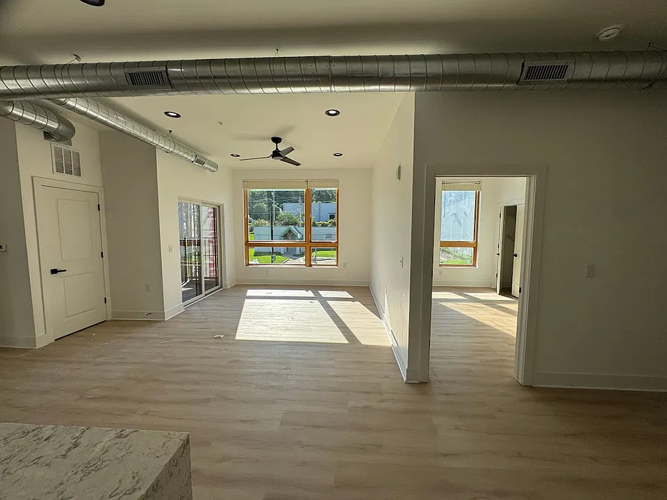 Building Photo 5