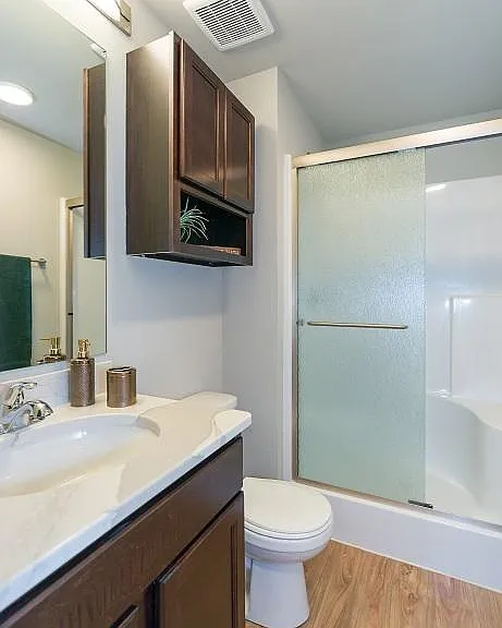 The Bank Apartments — Photo 7