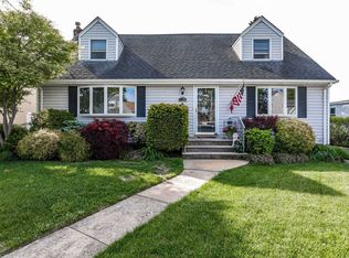 2370 Garfield St, Bellmore, NY 11710