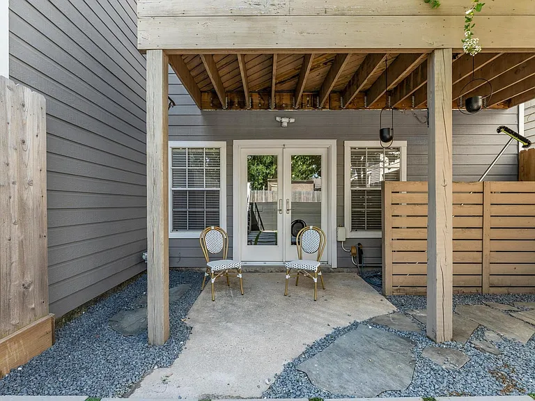 2201 Crocker St — Photo 35