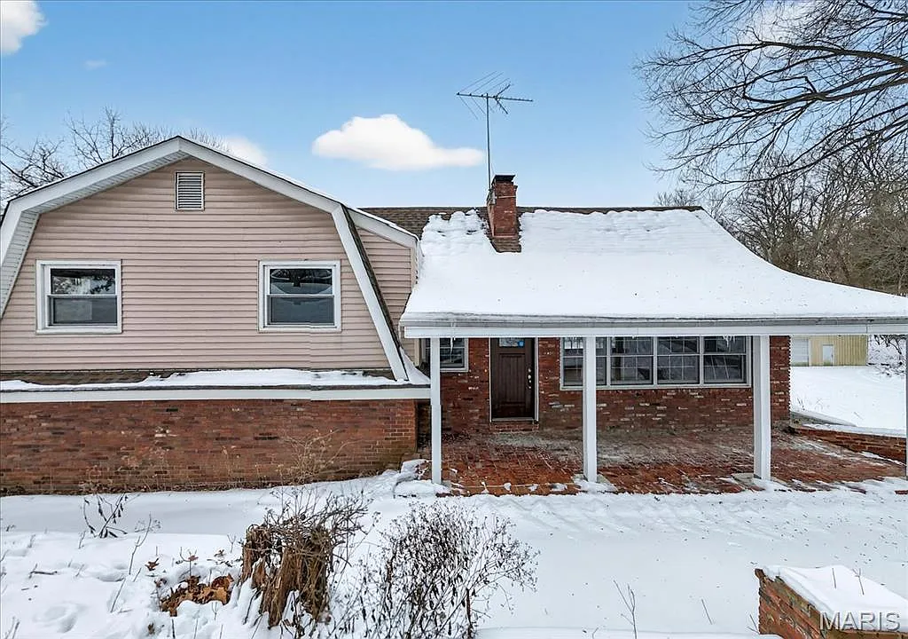 6 Castle Dr photo 1