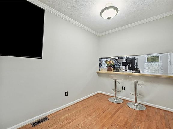 5th image of 6420 Marbut Rd