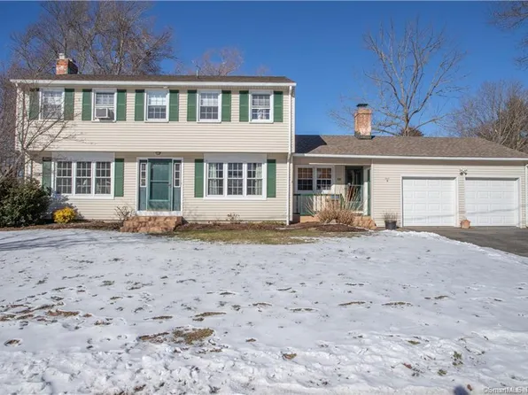 10 Meadowood Lane, Old Saybrook, CT 06475