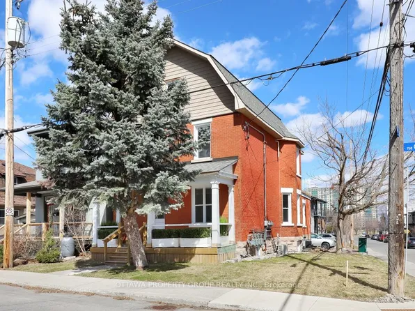 149 Concord St W #C, Ottawa, ON K1S 0Z3