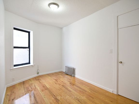 4th image of 3875 Broadway #46