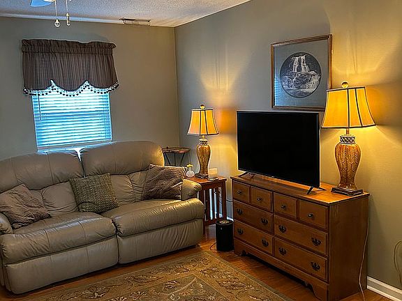 Window treatment incl.