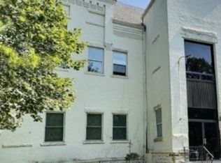 409 S Maple St APT 105, Kouts, IN 46347