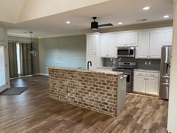 4th image of 3 Caroline Cv