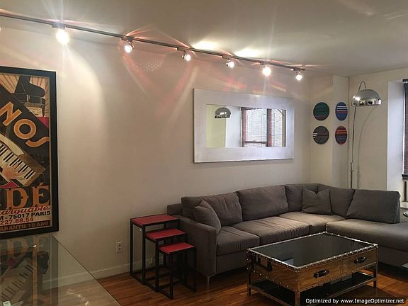 4th image of 117 W 58th St APT 8b