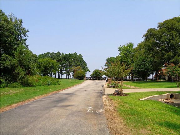 4th image of 4955 Lago Vista Dr