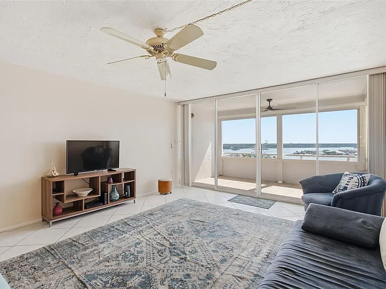 17920 Gulf Blvd #1401 — Photo 14