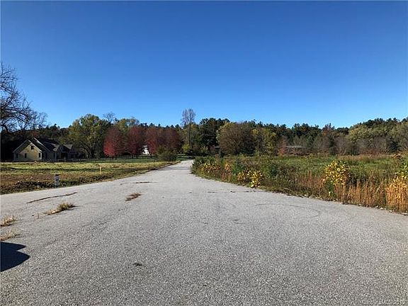 4th image of 151 Walnut Valley Ln