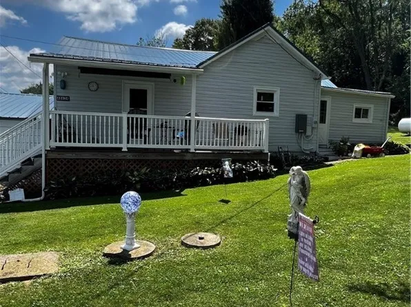 48634 Walnut St, Saint Clairsville, OH 43950