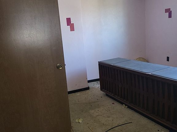 3rd image of 300 Warwood Ave
