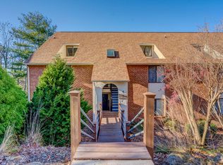 3337 Forest Ridge Rd, Roanoke, VA 24018