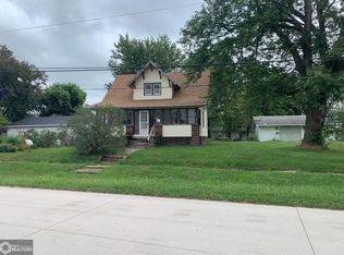 303 Wilson St, Blakesburg, IA 52536