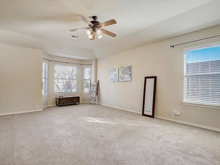 537 Golden Creek Dr — Photo 27