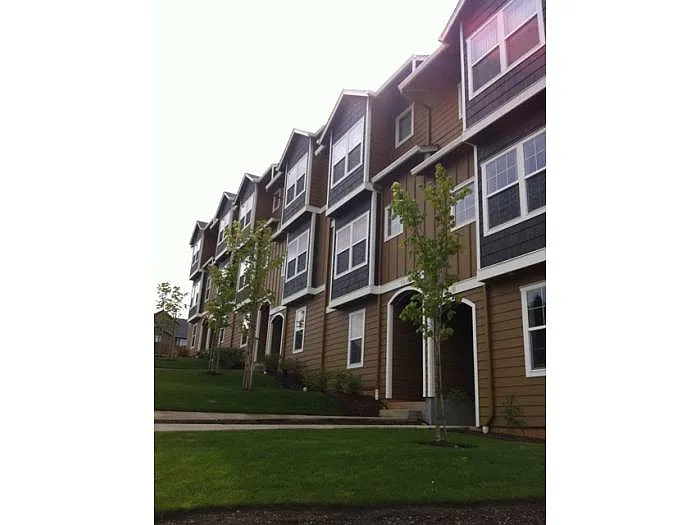 1966 Hawksview Ave SE photo 1