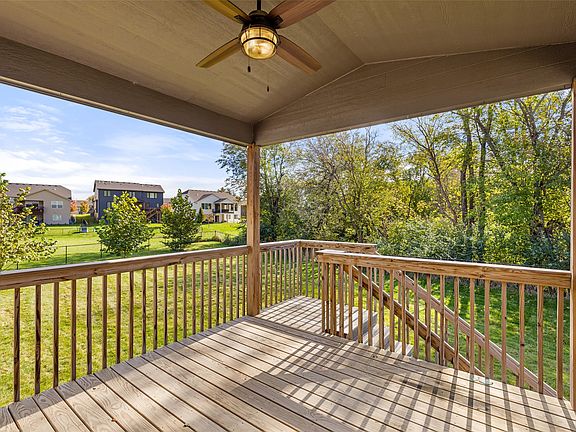 3rd image of 2865 SE Bluestem Dr