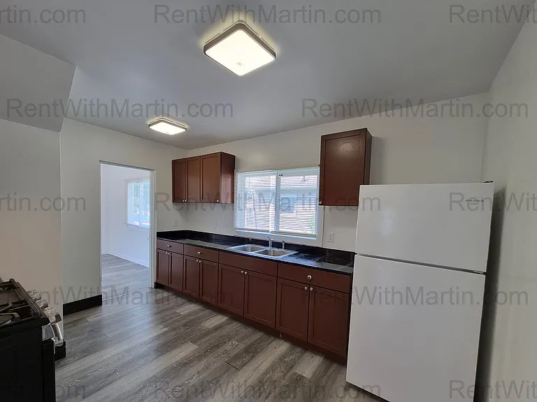137 Hope Ave — Photo 7