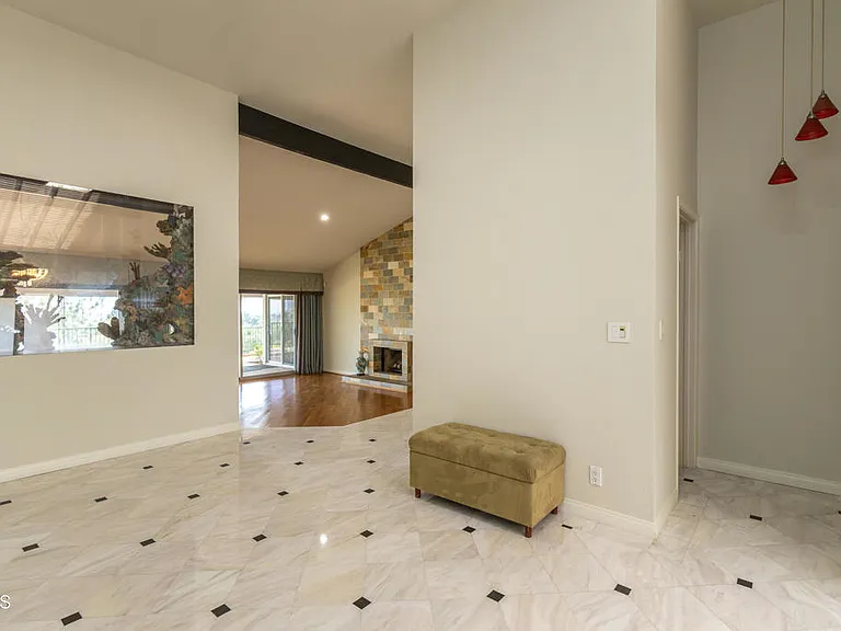 1212 Arno Dr — Photo 6